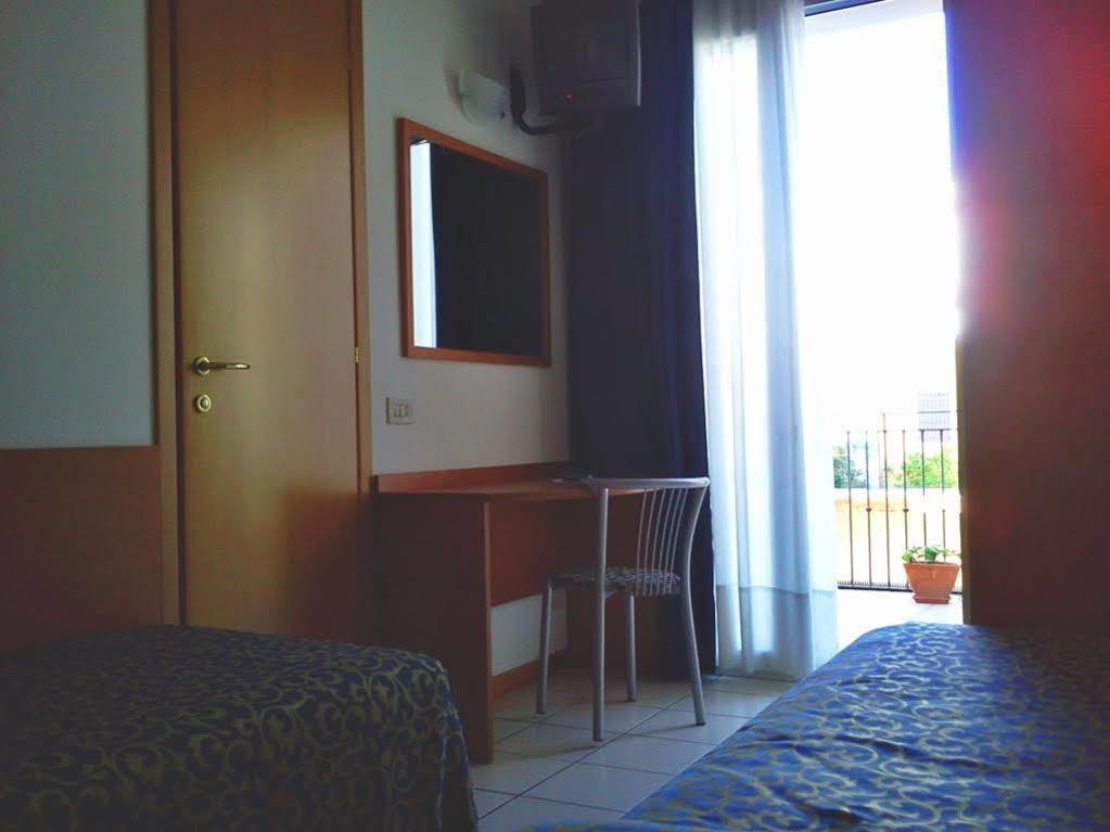 לידו די ג'סולו Hotel Lido מראה חיצוני תמונה